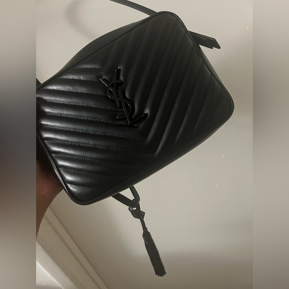 YSL noir Lou Matelassé Calfskin Leather Camera Bag